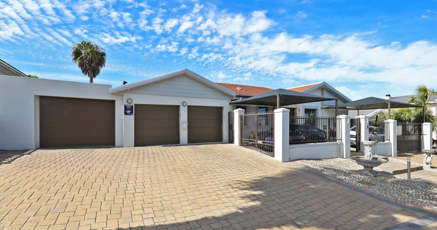 5 Bedroom Property for Sale in Amanda Glen Western Cape